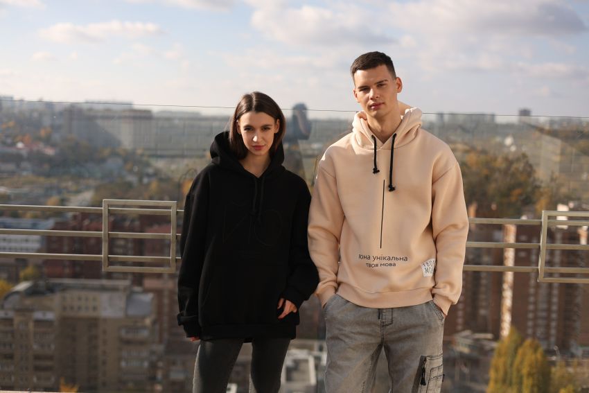 ЙО — ВОНА МОДНА (ХУДІ)