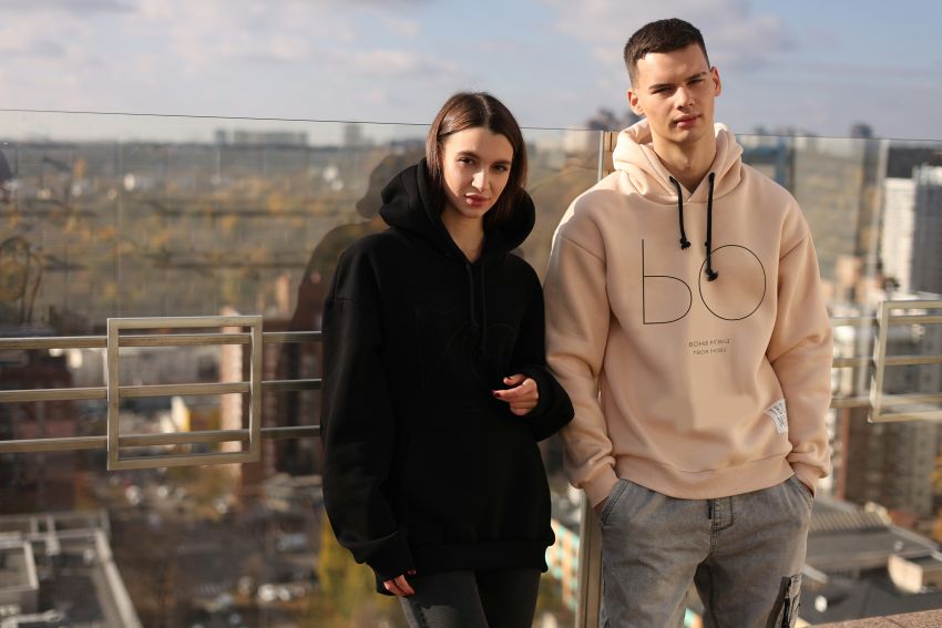 ЙО — ВОНА МОДНА (ХУДІ)